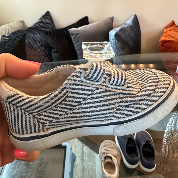 Cute Janie and jack sneakers size 6 - Picture 2 of 2